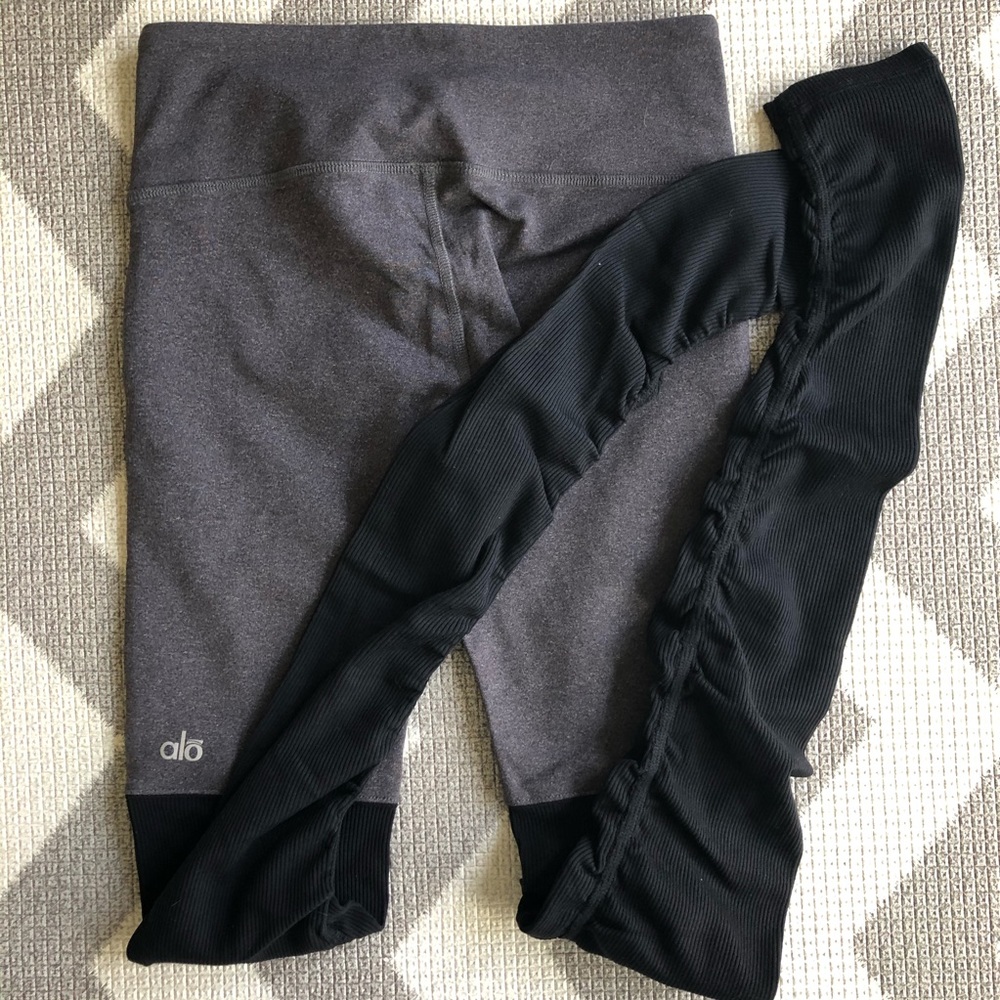 Alo Yoga ‘Goddess Legging’ in Stormy Heather/Black